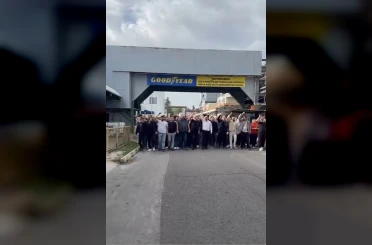Goodyear fabrikasında vardiya sloganlarla değişti 