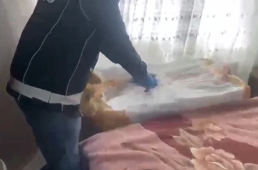 Göz kulak olacakları evi uyuşturucu deposuna çevirdiler 