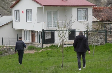 Gümüşhane’de ayılar yaylalardan sonra köyleri mesken edindi: Vatandaşlar tedirgin 
