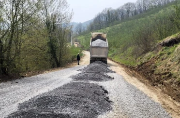 Gümüşova’da köy yolları yenileniyor 