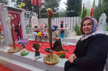 Güvenlik kameralı polis mezarından hırsızlık, anneyi gözyaşlarına boğdu 