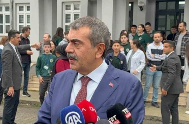 Habersiz ziyaret: Nöbetçi öğretmen Bakan Tekin’i veli sandı 