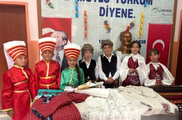 Hacıabdullah’ta el emeği ürünler sergilendi 