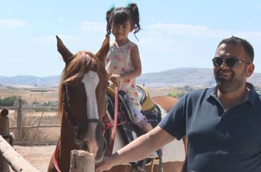 Hafta sonunu doğada geçirmek isteyenlerin tercihi at çiftlikleri 