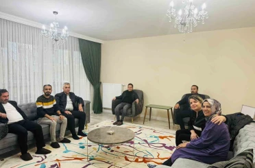 Hak-İş İl Başkanı Aküzüm, hasta üyeleriyle görüştü 