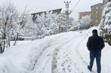 Hakkari’de 310 yerleşim yeri ulaşıma açıldı 