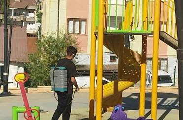 Hakkari’de kara sinekle mücadele sürüyor 