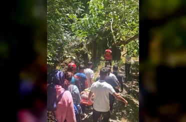 Hakkâri’de kayalıklardan düşen vatandaşı AFAD ve UMKE kurtardı 