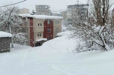 Hakkari’de okullar tatil edildi 