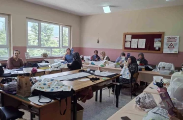 Halk Eğitim Merkezi kursiyerlerine sağlık eğitimi düzenlendi 