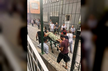 Hamile kadın ve oğlu yangından kurtarıldı 