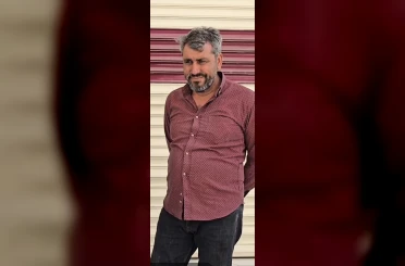 Hastalanan buzağısını veterinere götürürken kamyonetten düşürdü, her yerde onu arıyor 