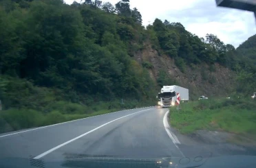 Hatalı sollama kamerada görülmüştü, o sürücüye ceza kesildi 