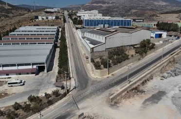 Hatay Büyükşehir Belediyesi, Antakya OSB’de yolları asfaltladı 