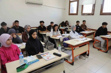 Hatay Büyükşehir Belediyesi kurslarında eğitim alan öğrenciler yüzde 75 başarı oranı sağladı 