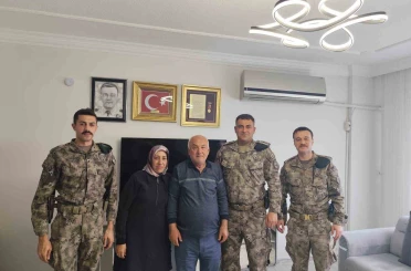 Hatay polisinden şehit ailelerine babalar günü ziyareti 