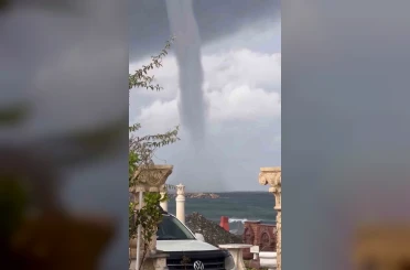 Hatay’da denizde hortum oluştu 