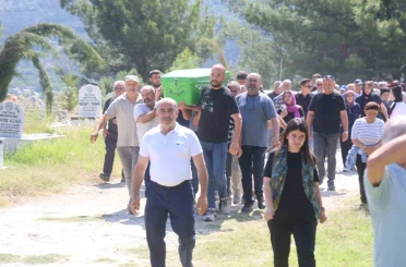 Hatay’da nişanlı dehşetinde öldürülen baba ve kız yan yana defnedildi 