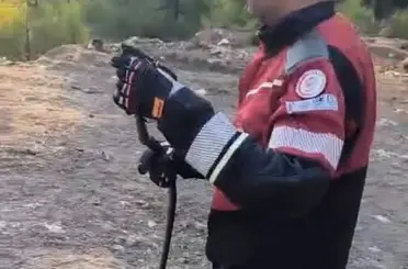 Hatay’da  yerleşim yerlerinde görülen yılanlar doğal yaşam alanına bırakıldı
