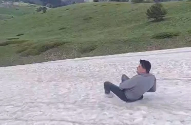 Haziran ayında kar eğlencesi görüntülendi 