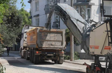 HBB, Antakya ve Defne’de yol çalışmalarını sürdürüyor 