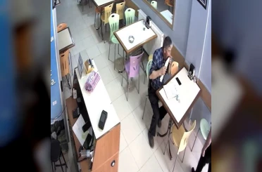 Heimlich manevrası ile boğulmaktan kurtuldu 