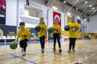 Hem spor hem kardeşlik: Dördüzler basketbolda buluştu 