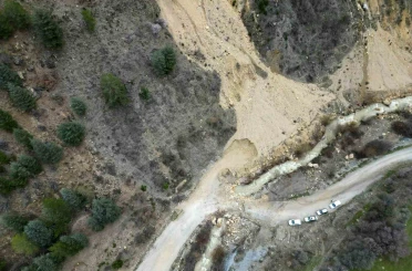 Heyelan sonrası ortaya çıkan görüntü görenleri ürküttü 