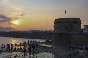 Hıdırlık Kulesi yeniden Antalyalılarla buluştu 