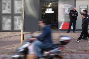 Hırsızlık için girdiği markette 3 çalışanı bıçakla yaraladı 