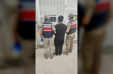 Hırsızlık suçundan aranan şahıs yakalandı 