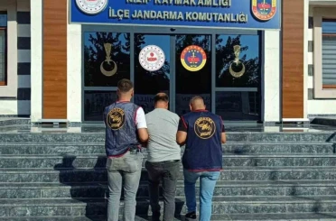 Hırsızlık suçundan aranan şahıs yakalandı 