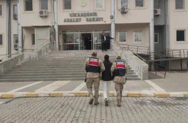 Hırsızlık suçundan aranan şahıs yakalandı 