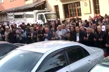 Hisarcık’ta 24 kişilik umre kafilesi dualarla uğurlandı 