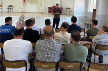 Hisarcık’ta Hayat Üniversitesi Projesi kapsamında "Hükümet Sistemleri ve Devlet Teşkilatı" konulu eğitim düzenlendi 