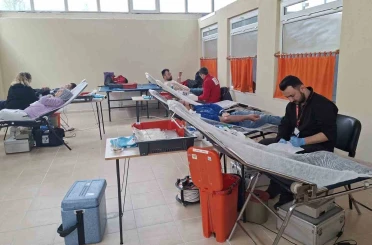 Hisarcık’ta kan bağışı kampanyasına velilerden yoğun destek 