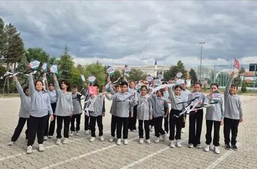 Hisarcık’ta "Uçurtmalar Vurulmasın, Gökyüzü Çocuklara Kalsın" etkinliği
