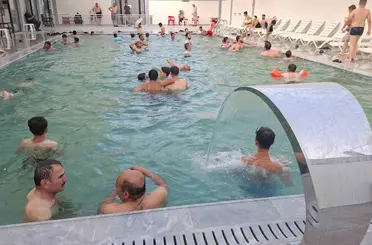Hisarcık’taki şifalı termal havuz vatandaşların ilgi odağı oldu
