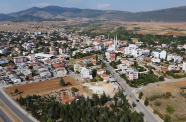 Hüyük’te göçe karşı çilek hamlesi