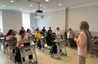 İBB’nin atıl halde bıraktığı merkezde bin 500 öğrenci ders başı yaptı 