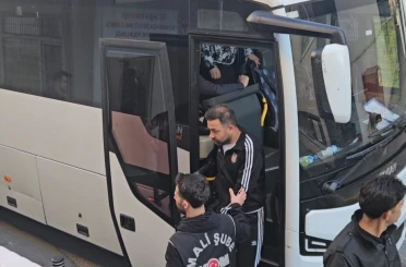 İBB’ye yönelik son dalga operasyonunda gözaltına alınan 12 kişi sağlık kontrolünden geçirildi 