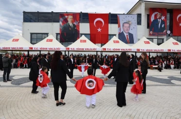 Iğdır’da 23 Nisan coşkusu: Özel bireylerden duygulandıran gösteri 