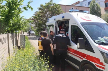 Iğdır’da çatı katı yangınında anne ve down sendromlu çocuk dumandan etkilendi 