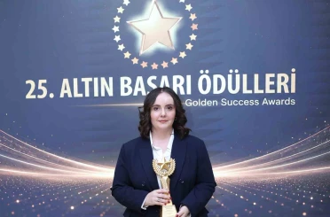 İHA muhabiri Zöhre Alagöz’e "Yılın En İyi Savunma Muhabiri" ödülü verildi 