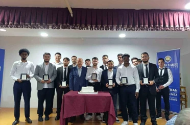 İhlas Vakfı Sıla Öğrenci Yurdu’nda öğrencilerin mezuniyet heyecanı 