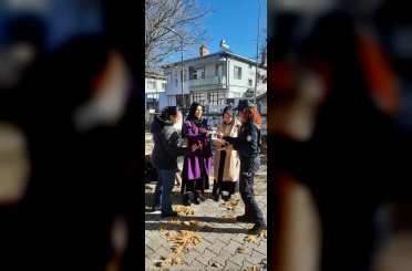 İhsaniye’de vatandaşlara kadına şiddetle mücadele anlatıldı 