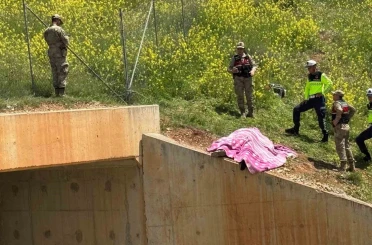 İki gündür kayıp olan çocuk menfezde ölü bulundu 