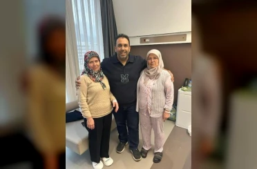 İki kız kardeş kanseri aynı gün yendi 