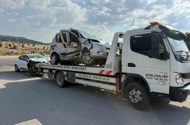 İki otomobilin çarpıştığı kazada 5 kişi yaralandı 
