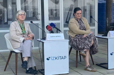 İlber Ortaylı, İzmir’de adını taşıyan kütüphane önünde anıldı 